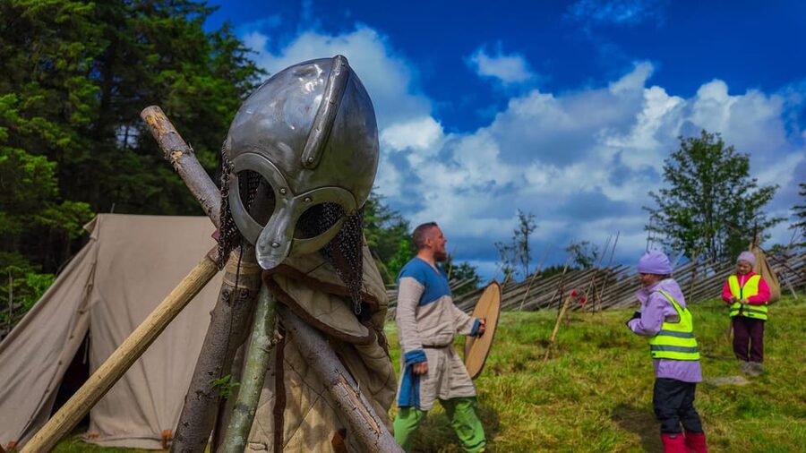 Haugesund Viking Cruise - The Viking Farm and Viking Planet - Viking Farm at Bukkøy (Avaldsnes area), meeting the culture behind the set dressing