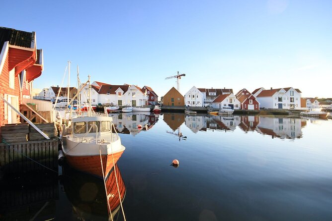 Highlights of the Region -City/Skudenes/Avaldsnes Guided Bustour - A half-day coach route that links Haugesund to Karmøy’s coast