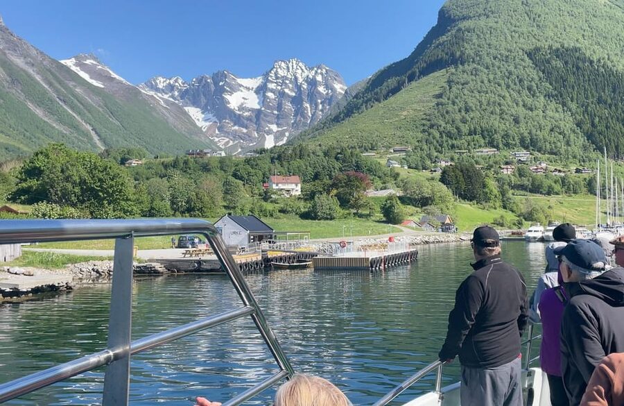 Hjørundfjord Fjord Cruise roundtrip from Ålesund - Weather tips and photo strategy for a fjord day