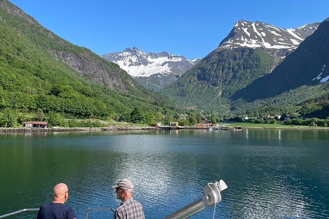 Hjørundfjord Fjord Tour Roundtrip from Ålesund - The return through Hjørundfjorden, same route, new feel