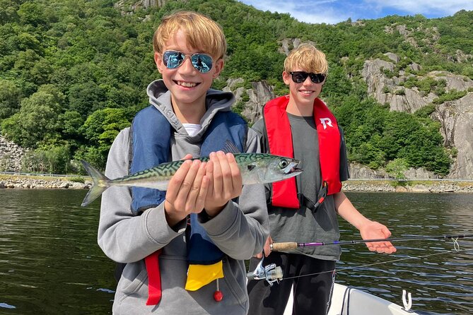 Inshore fishing in the Drangefjord - Seals, Viking-era traces, and fjord stories with substance