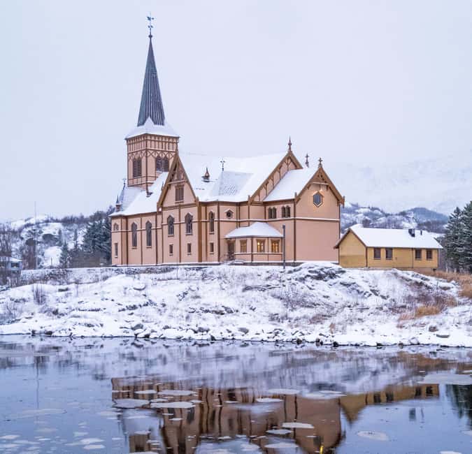 Lofoten: Half-Day Guided Tour with Photo Stops - Henningsvær, the Venice of the North: charming streets, practical viewpoints