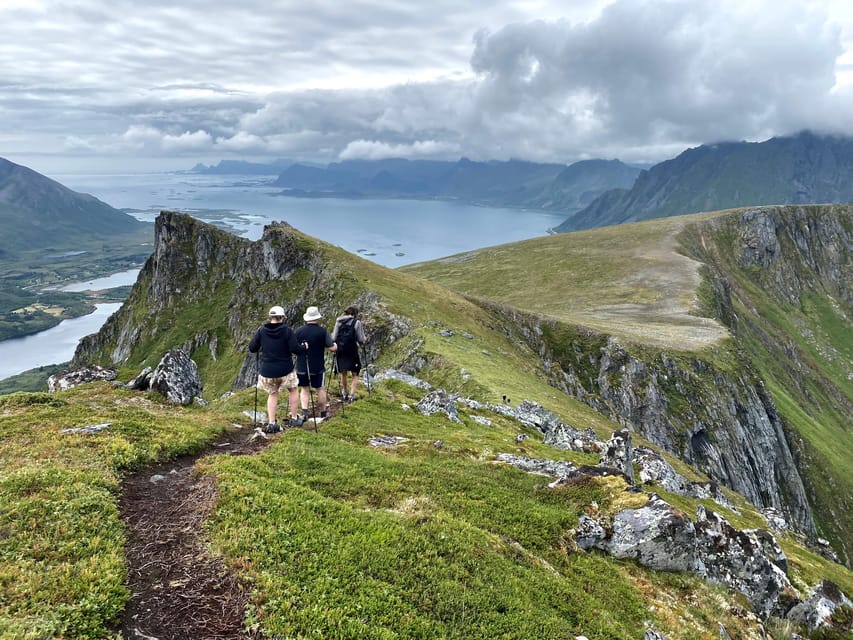 Lofoten Islands: Guided Hiking Into the Wilderness - Uphill - Finding your guide and why the briefing really matters