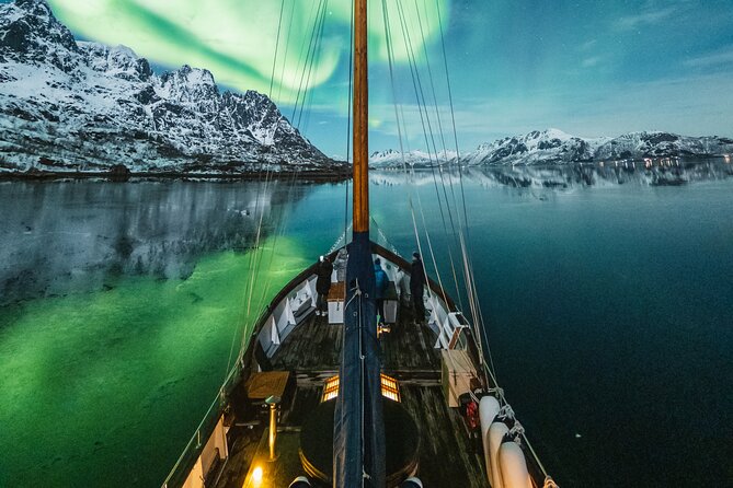 Luxury Northern Lights Yacht Cruise with Hot Tub from Tromsø - Aurora Hunting on Stella Oceana, With Heat in Your Lap