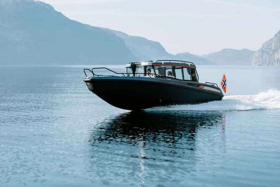 Lysefjord (Stavanger): Boattrip to Preikestolen from Forsand - Stories that make the fjord stick in your mind