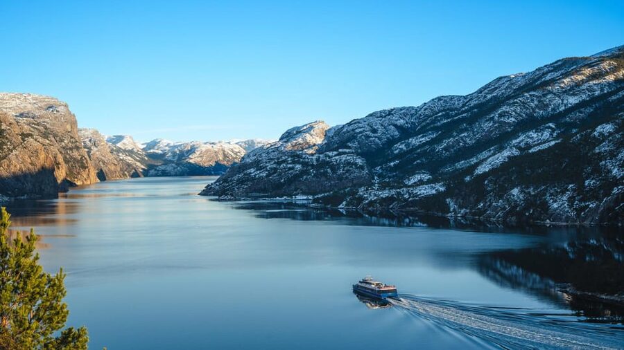Lysefjorden cruise & Preikestolen guided hike - winter - Key highlights worth planning around