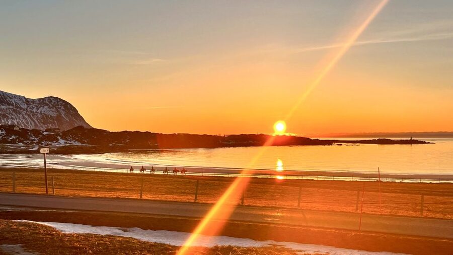 Midnight sun tour - The first 15 minutes: helmets, layers, and learning the basics