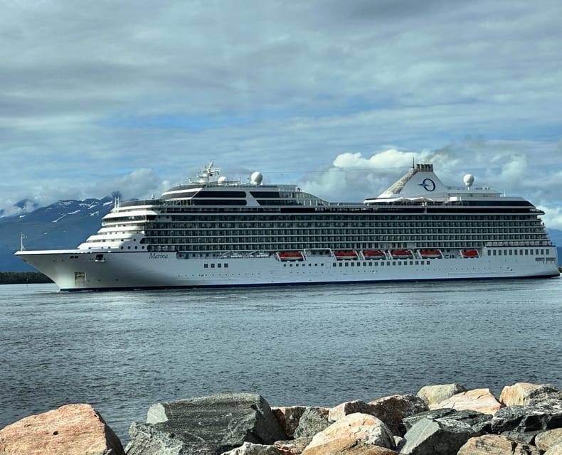 Molde: Atlantic Coast Highway and Bud Village Tour - Coastal fort to war memorial museum: history with local context