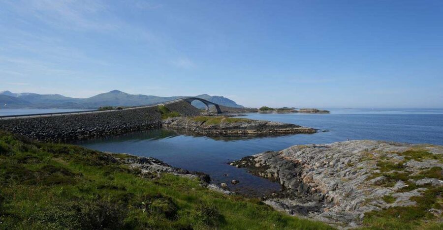 Molde: Atlantic Ocean Road & Varden Audio Guide Bus Tour - Who should book this Atlantic Ocean Road and Molde audio tour