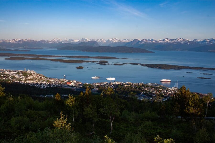 Molde - Get a feeling of the Atlantic Ocean - Eldhusøya scenic stop: short, but it keeps the route flowing