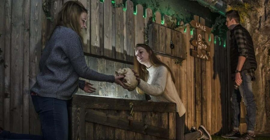 Molde: Serial Killer Escape Room Game - Language and private group value in Norway