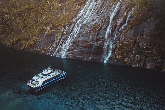 Mostraumen Fjord Cruise - the local operator - Where to Meet: Strandkaien 13 and the Dreggekaien Pier Departure Area