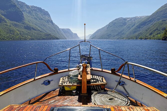 Mostraumen Private Pontoon Cruise - Molvikagrendi: Fjord Cruise Base With a Real Small-Town Feel