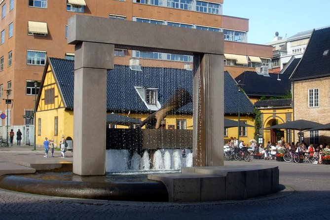 Myths and Legends of Oslo - Stop 2: Rådhusplassen and the Symbol Game