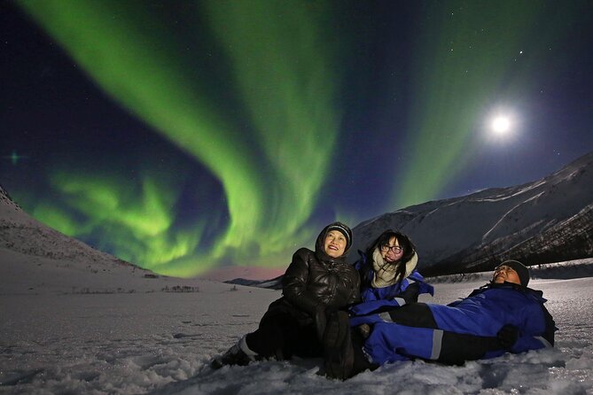 Northern Lights Chase with Photography from Tromsø - Meeting at Roald Amundsens plass, then heading out