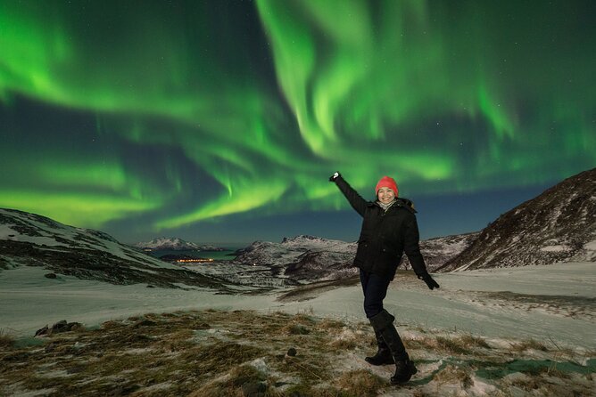 Northern Lights Chase with Photography from Tromsø - Waiting outside is normal, and the bus rules matter