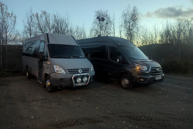 Northern Lights Minibus Chase Max 16 Person In Group - Snacks and Hot Drinks: Small Comforts That Save the Evening