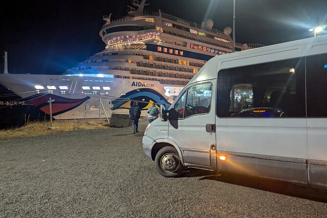 Northern Lights Minibus Chase Max 16 Person In Group - Cancellations, Minimum Numbers, and the Weather Factor