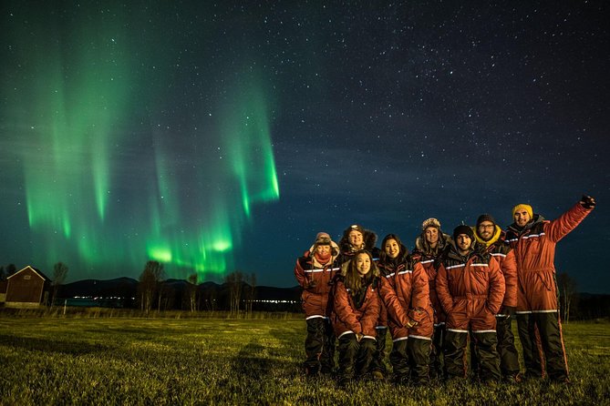 Northern Lights tour - All inclusive - Northern Horizon - Guides and their approach: science, stories, and the hunt strategy