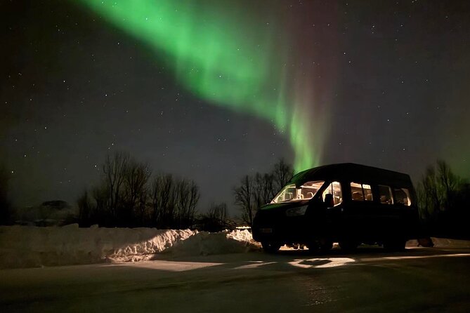 Northern Lights Tour with Hot Food and Drinks in Tromso - Tromsø at night, minus the stress: what this tour delivers