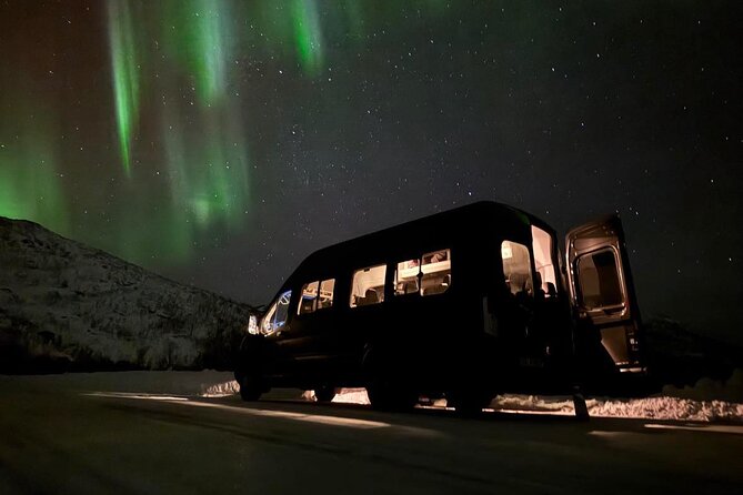 Northern Lights Tour with Hot Food and Drinks in Tromso - Your guide can make or break the night, and this tour has strong track record