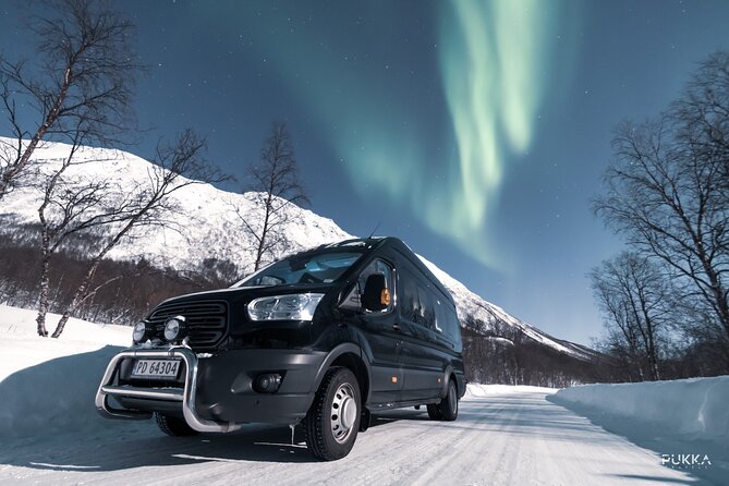 Northern Lights x Mini Bus Chase - Photo Tips That Actually Help in the Arctic Dark