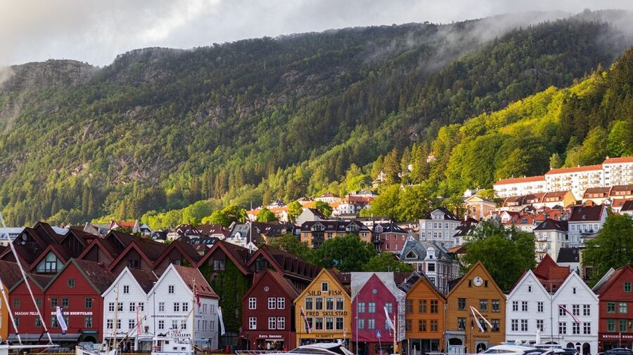Norwegian Coastal Cities: Smartphone Audio Guide App - Svolvær on the Lofoten Islands, for scenery with context