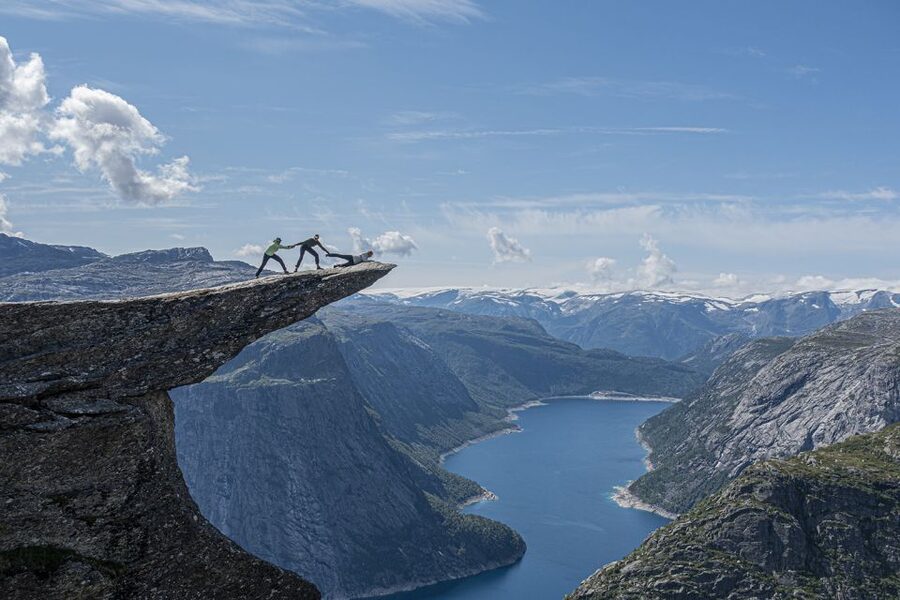 Odda: Full-Day Trolltunga Hiking, and Climbing Tour - Endåne Viewpoint Lunch Break: Reset Before the Final Trolltunga Push