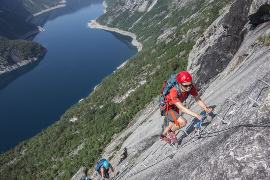Odda: Full-Day Trolltunga Hiking, and Climbing Tour - Meeting at Skjeggedal 20: What to Expect on the Morning Run-Up