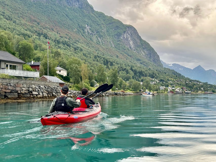 Olden: Experience Beginner-friendly Fjord Kayaking - Rain, cold hands, and staying comfortable with the right layers