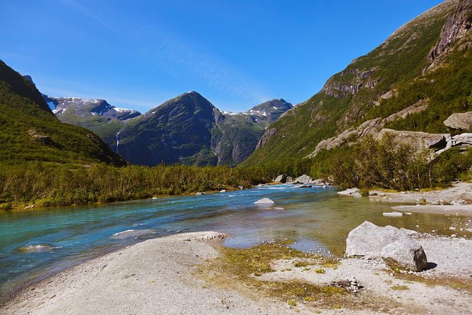 Olden Shore Excursion: the Amazing Briksdal Glacier - Briksdalsbre Mountain Lodge: where the hike really begins