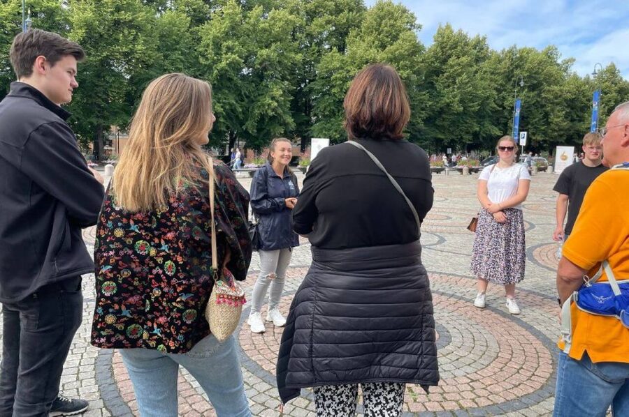 Oslo: Best of Oslo Walking Tour - Kvadraturen and Christiania Torv: the old center behind the modern core