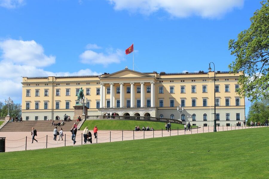 Oslo: Best of Oslo Walking Tour and Hop-on Hop-off Bus Tour - Nobel Peace Prize Center Stories, and the Christiania Backstory You Will Actually Remember