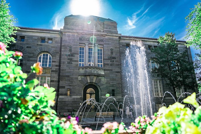 Oslo City Private Walking Tour - Oslo City Hall and Nationaltheatret: power, art, and public life