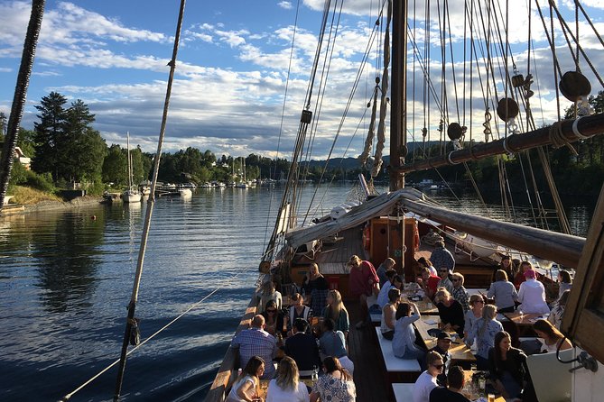 Oslo Combo Tour: Grand City Tour and Oslo Fjord Cruise - Holmenkollbakken Ski Jump: short stop, big payoff for photos