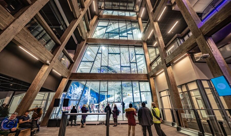 Oslo: Day Pass for Downhill Skiing at SNØ Ski Dome - The World’s Tallest Indoor Ice Wall: Ice Climbing Is Extra