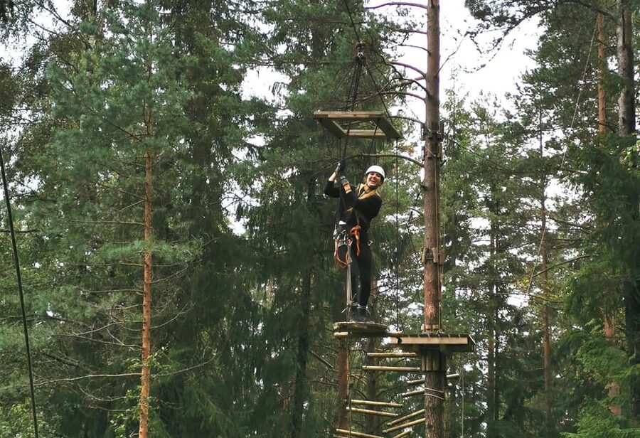 Oslo: Day ticket to Oslo's favourite Climbing Park - A Treetop Playground in Oslos Grorud Valley