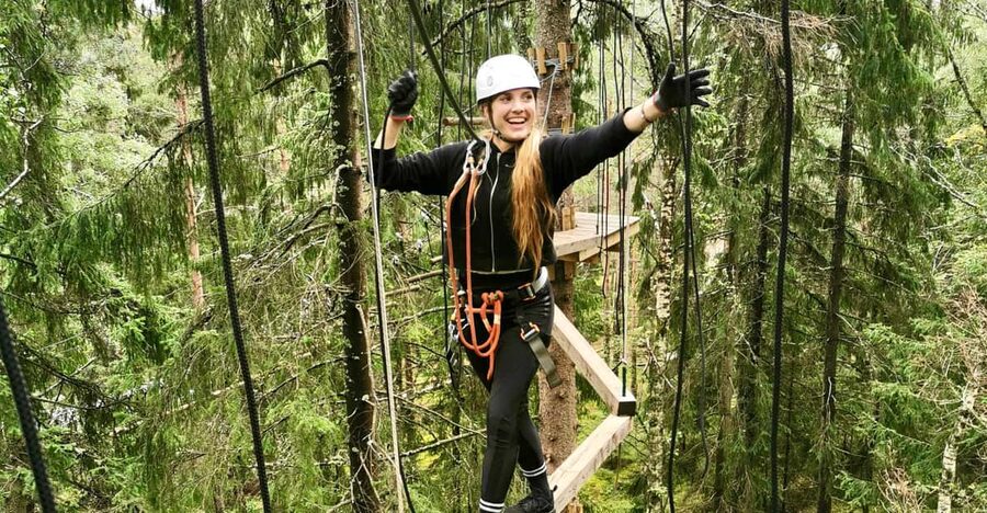Oslo: Day ticket to Oslo's favourite Climbing Park - Treetop Courses: Wobbly Bridges, Rope Tunnels, and Swinging Logs