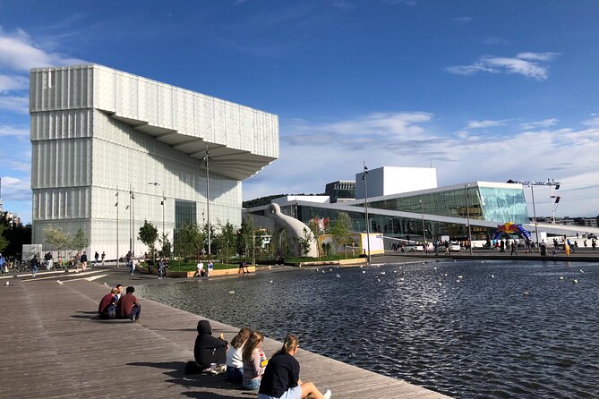 Oslo Discovery Tour - Akershus Castle to the New Opera: Oslo’s Old Meets New