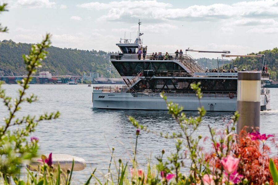 Oslo: Electric Boat Cruise with Brunch - Meeting at Rådhusbrygge 2, then settling in fast