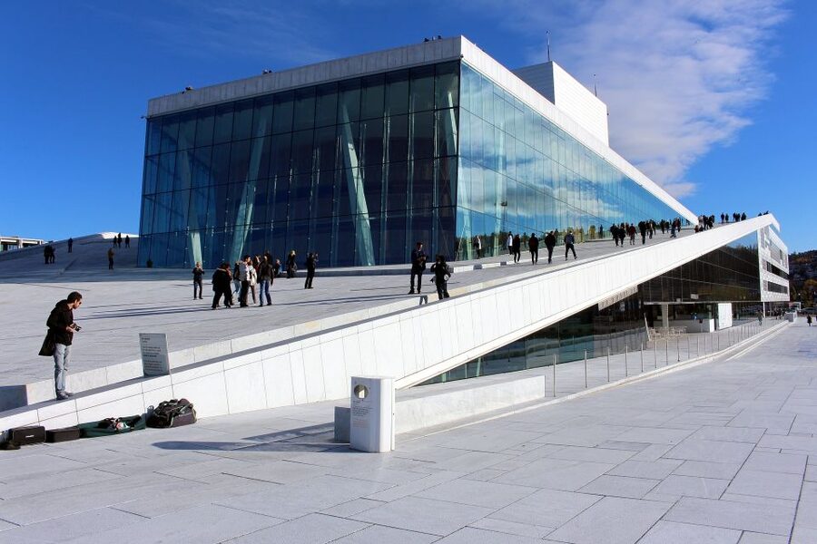 Oslo: Express Walk with a Local in 60 minutes - Small Group Style: Up to 8, and More Personal Questions