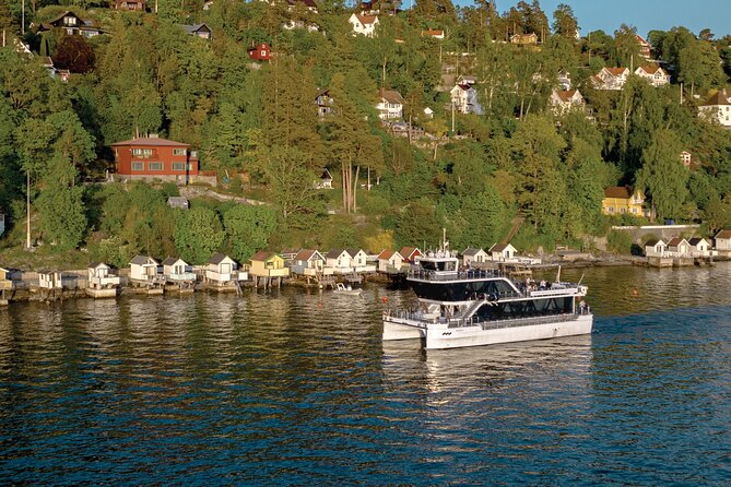 Oslo fjord 3-Course Dinner Cruise with Live Music - Dinner buffet on board: a Nordic-inspired 3-course meal and what to expect in real life