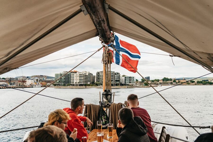 Oslo: Fjord Evening Cruise with Shrimp Buffet - The 3-Hour Oslofjord Route: Hovedøya, Dyna Lighthouse, and Inner Inlets