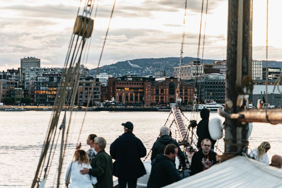 Oslo: Fjord Evening Cruise with Shrimp Buffet - Comfort and Practical Tips: Clothes, Seating, and Deck Strategy