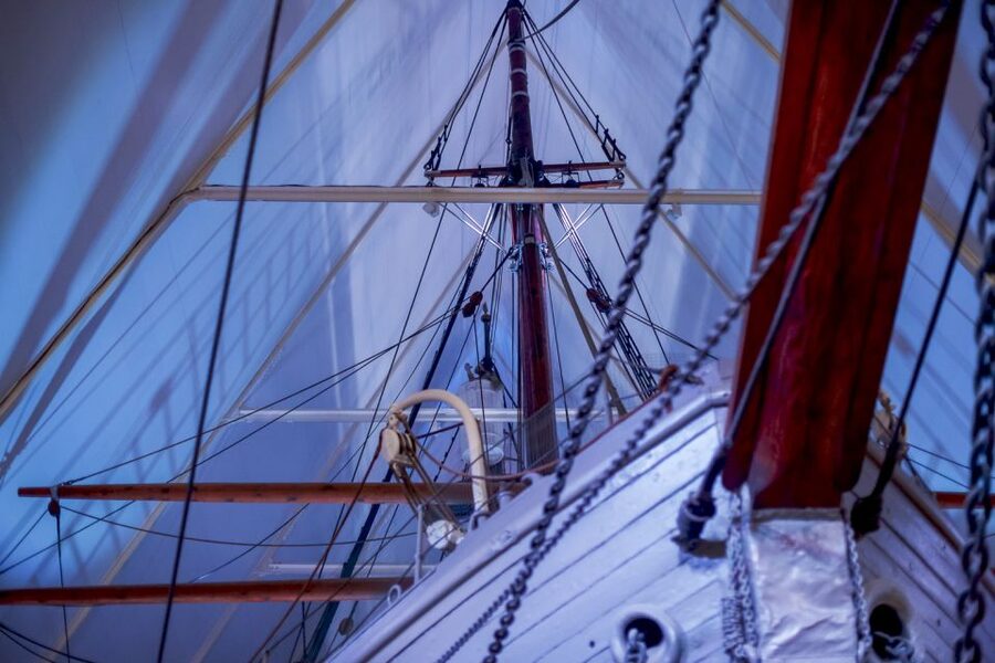 Oslo: Grand City Sightseeing Tour by Bus with Fjord Cruise - Folk Museum in Summer, Kon-Tiki Museum in Winter