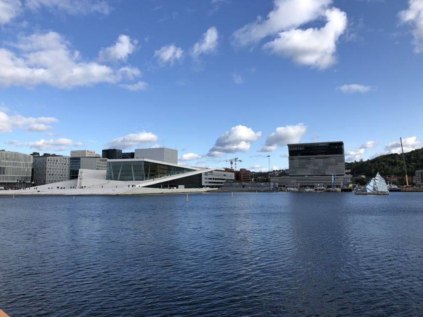 Oslo: Guided Oslo Highlights Tour by bus & Oslofjord cruise - How the bus stories make the city stick