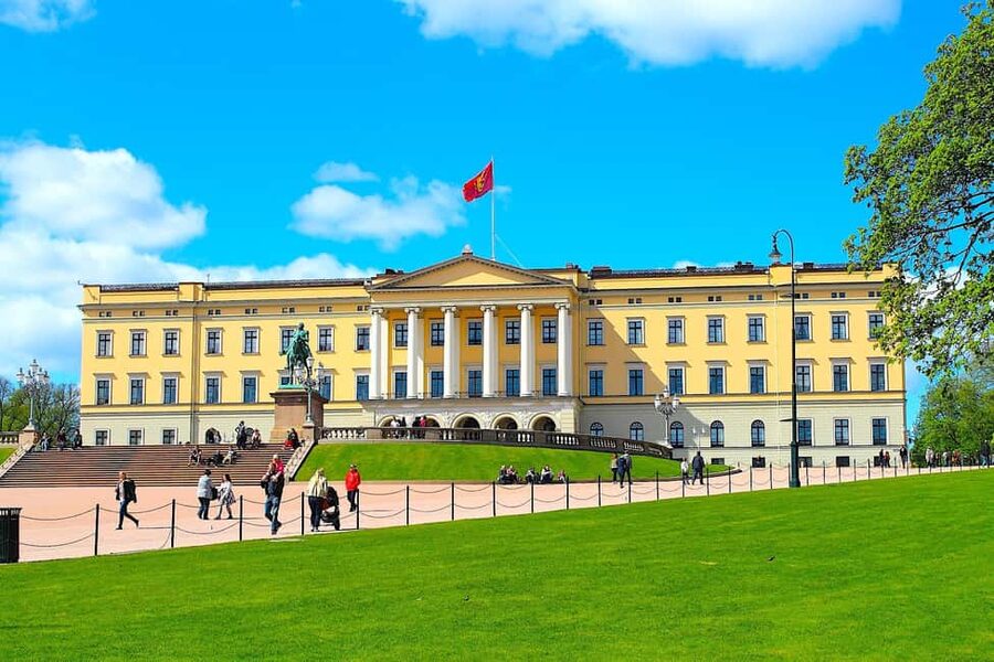 Oslo: Guided Walking Tour of Central Oslo - The 2-Hour Walk That Connects the Big Symbols of Oslo
