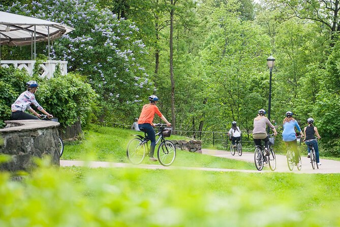 Oslo Highlights Bike Tour - Akershus Castle and Fortress: 700 years, but paced for real sightseeing