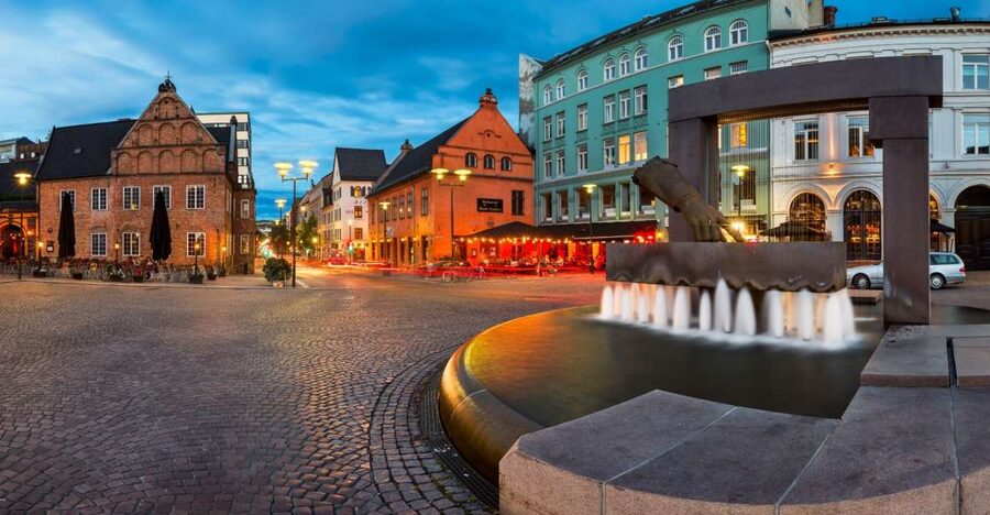 Oslo: Historic Myths & Legends Evening Walking Tour - The City Hall friezes: Vikings, beliefs, and why wood matters