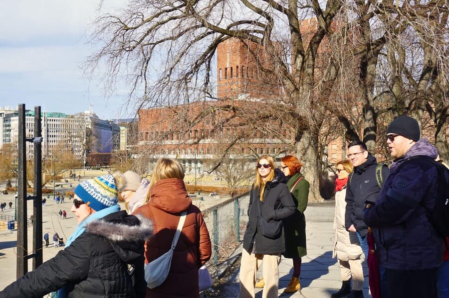 Oslo: History, Art and Secrets Tour - Akershus Fortress and the Oslo Stock Exchange: from defense walls to modern business
